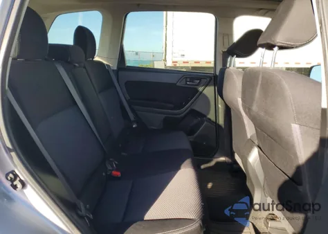 2015 Subaru Forester 2.5I Premium z USA, uszkodzony, nr VIN JF2SJADC5FH402737